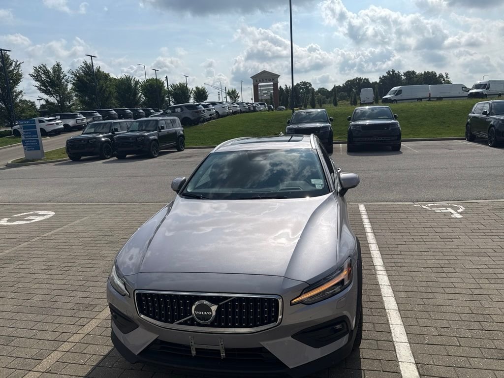 volvo v60 cross country 2026 YV4L12WL3T2171628 image volvo v60 cross country 2026 YV4L12WL3T2171628 image